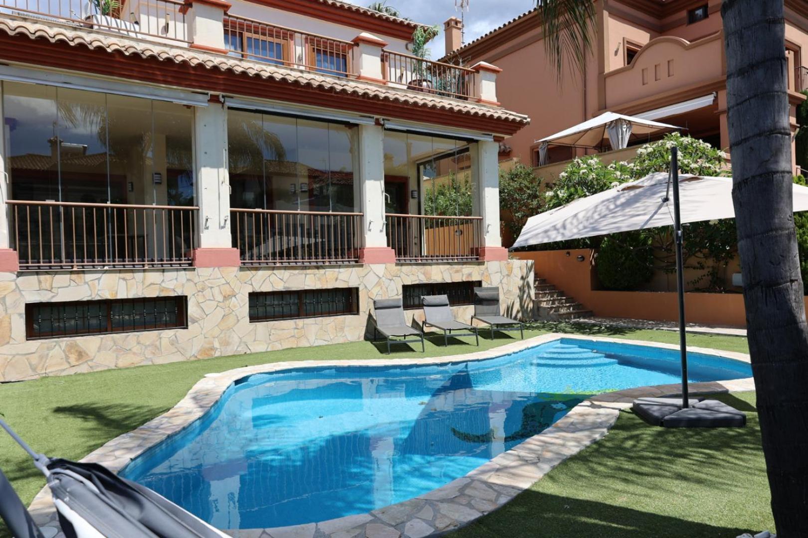 Precioso - Piscina- Garaje Privado- Jardin Marbella