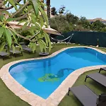 Precioso Chalet - Piscina- Garaje Privado- Jardin