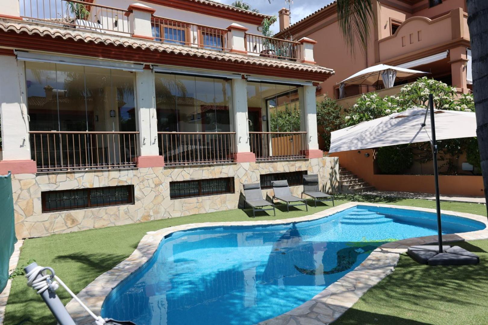 Precioso - Piscina- Garaje Privado- Jardin Holiday home Marbella