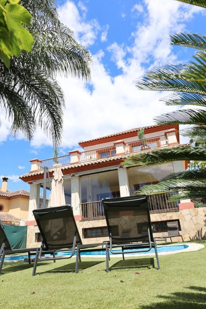 Holiday home Precioso - Piscina- Garaje Privado- Jardin Marbella