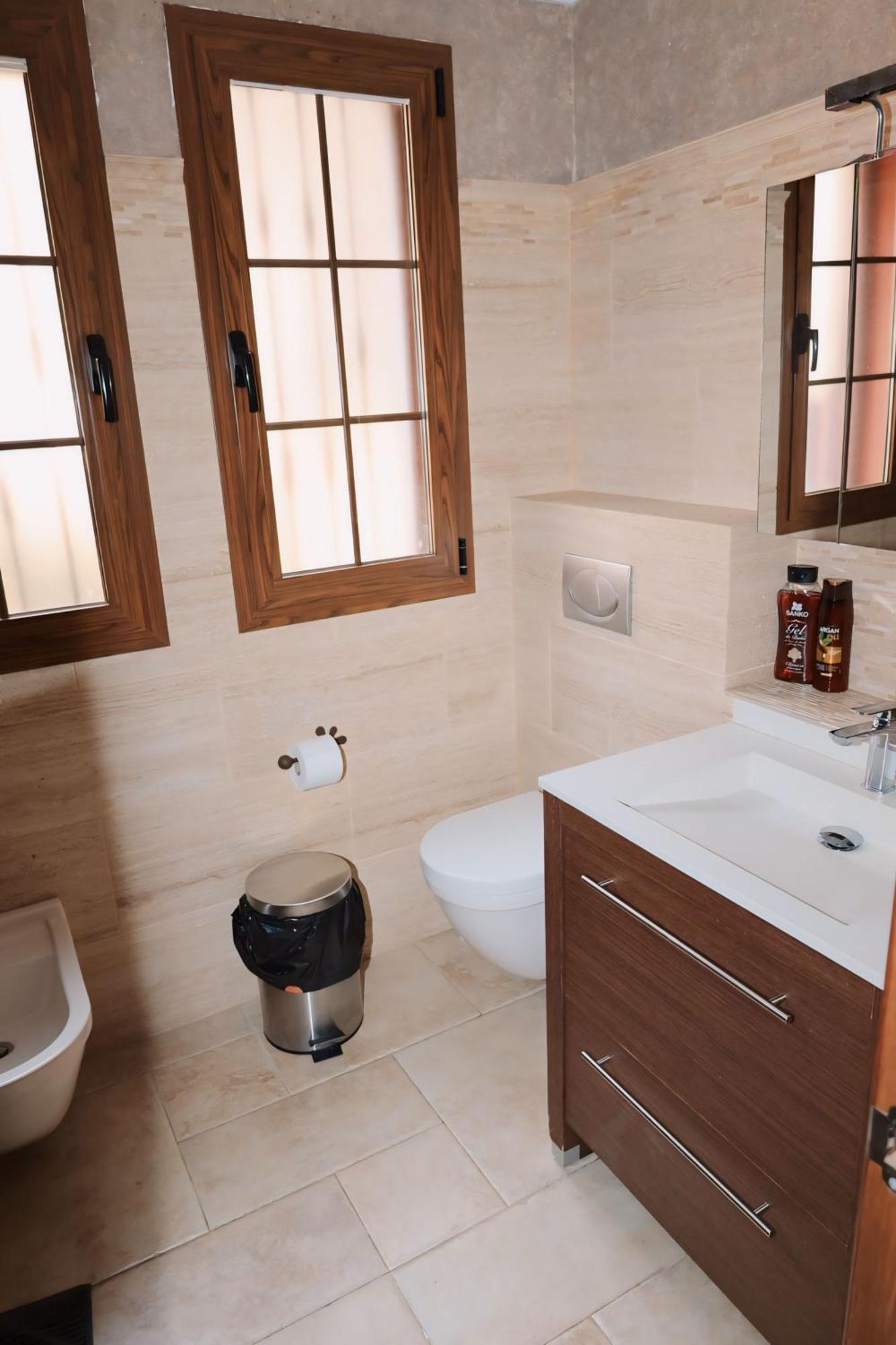 Holiday home Precioso - Piscina- Garaje Privado- Jardin *