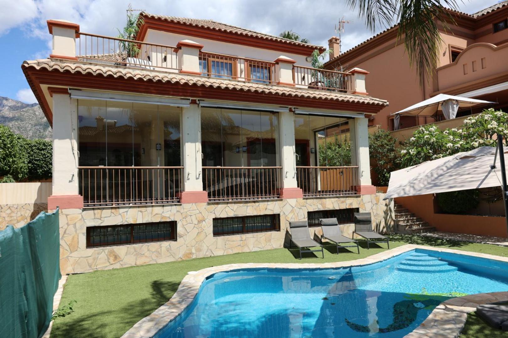 Precioso - Piscina- Garaje Privado- Jardin Holiday home Marbella
