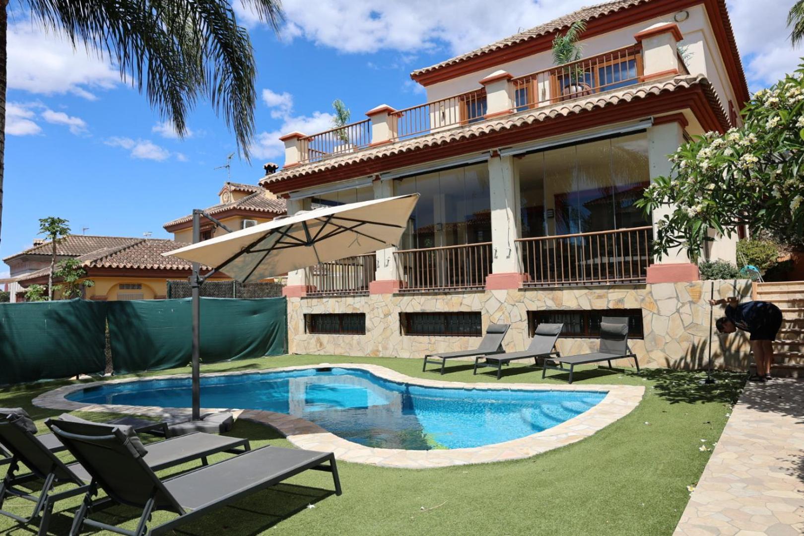 Precioso - Piscina- Garaje Privado- Jardin Marbella