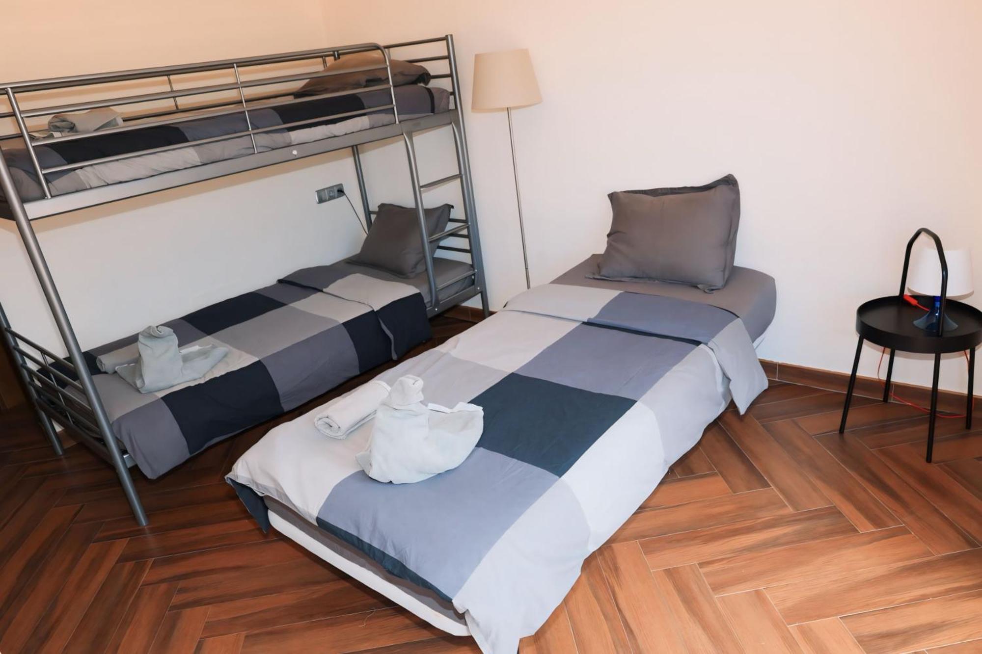 Holiday home Precioso - Piscina- Garaje Privado- Jardin *