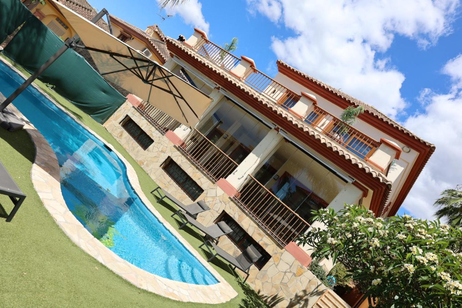 Precioso - Piscina- Garaje Privado- Jardin Marbella