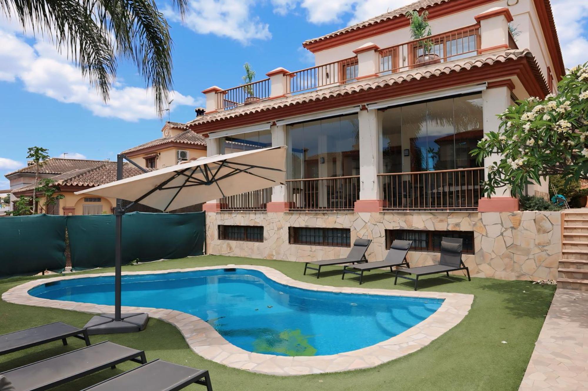 Precioso - Piscina- Garaje Privado- Jardin Holiday home Marbella