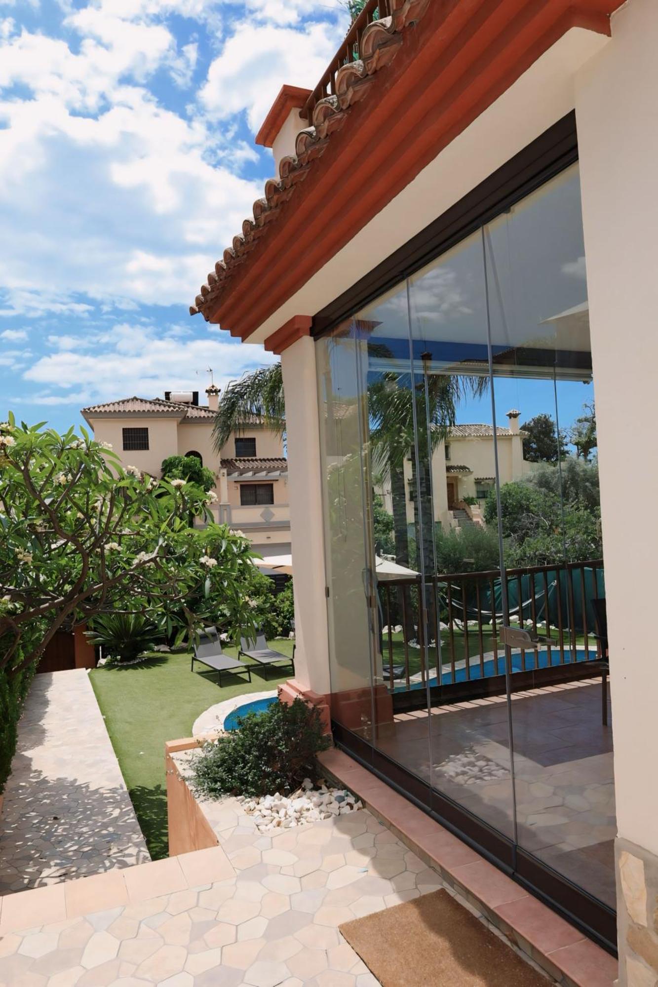 Precioso - Piscina- Garaje Privado- Jardin Holiday home *