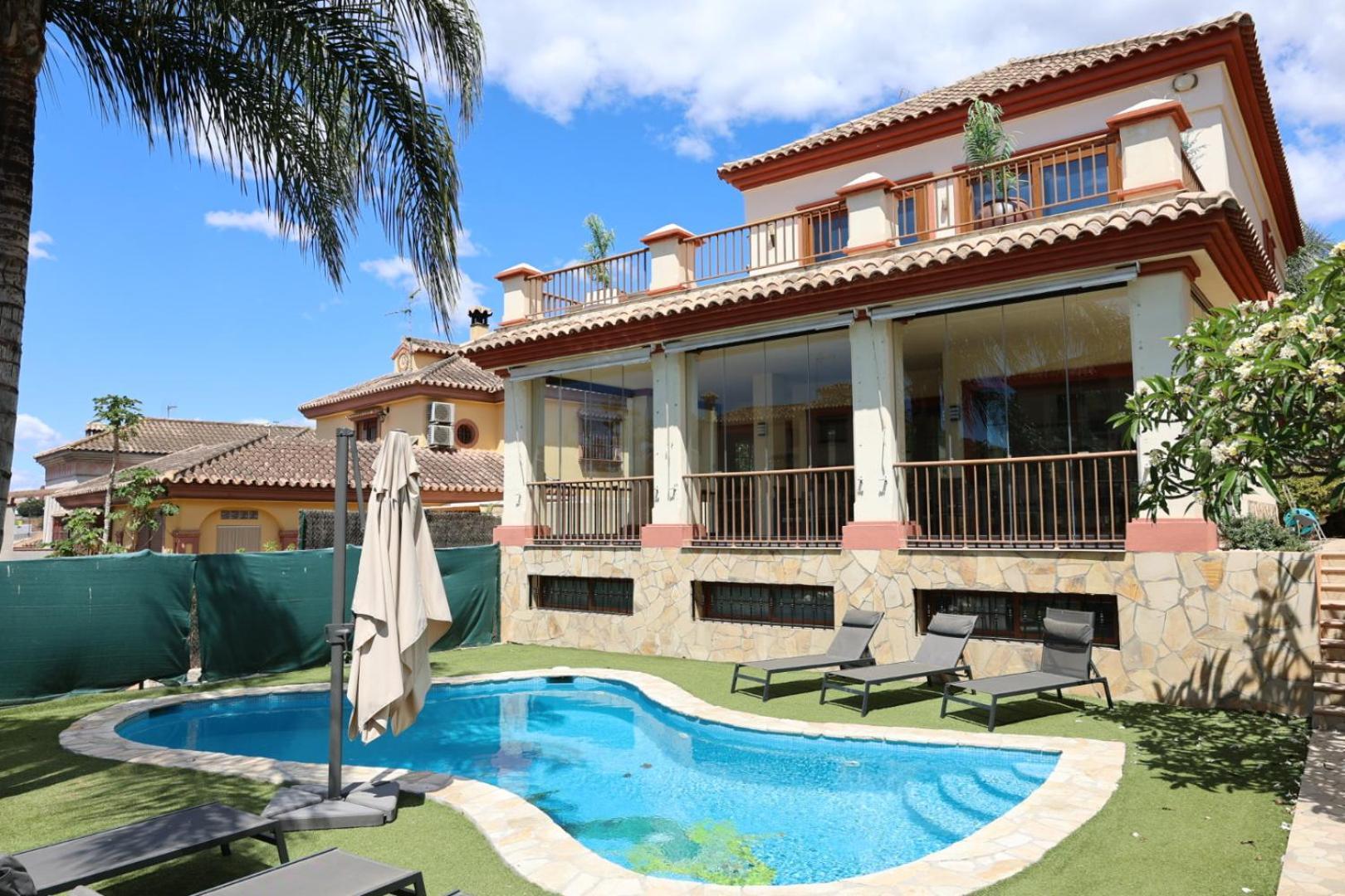 Precioso - Piscina- Garaje Privado- Jardin Marbella