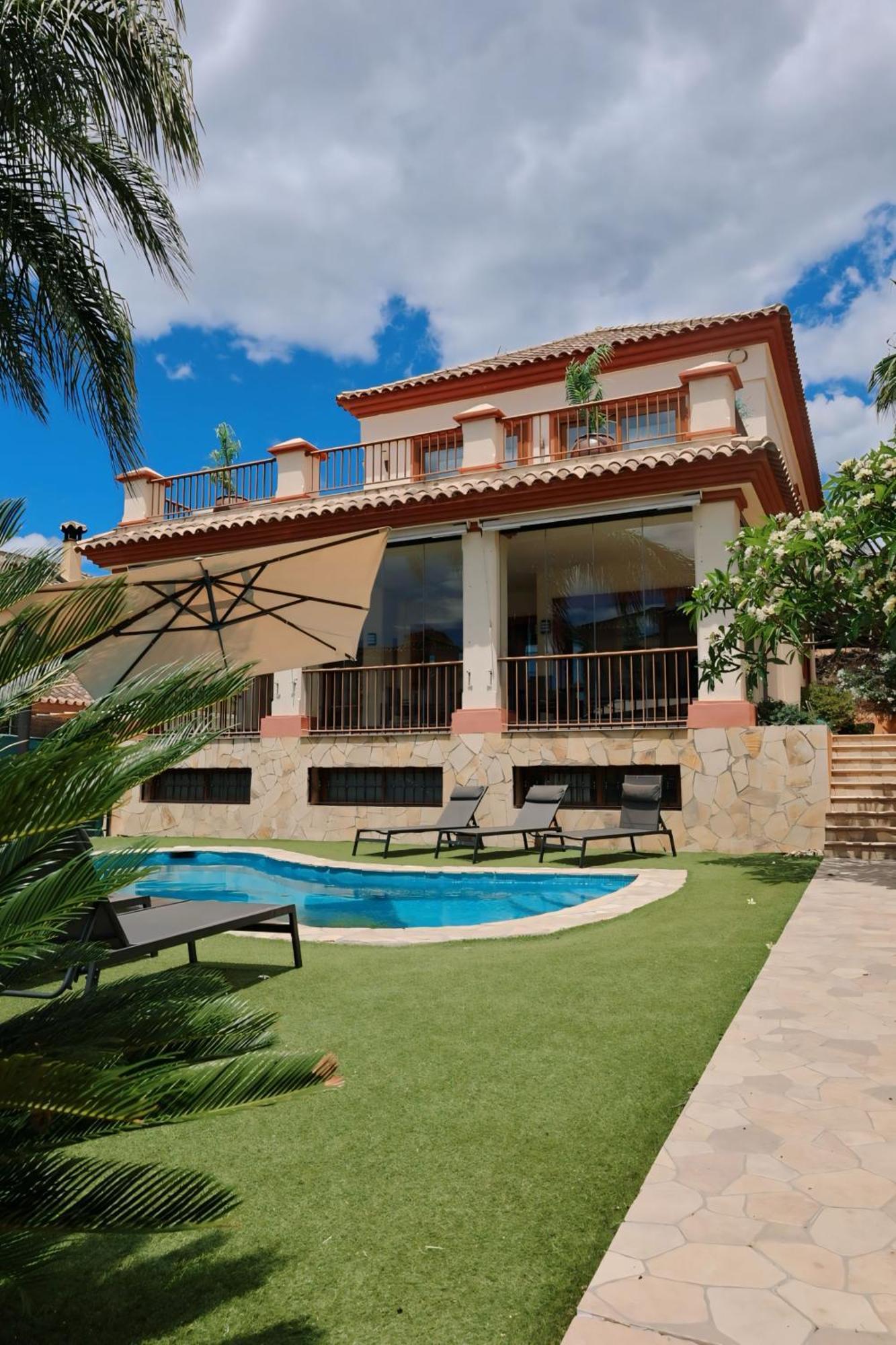 Precioso - Piscina- Garaje Privado- Jardin Holiday home Marbella