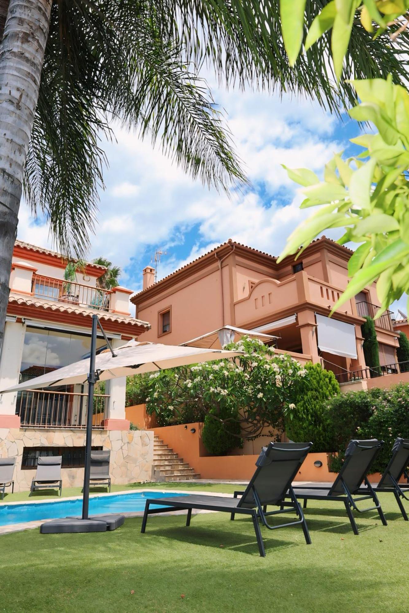 Holiday home Precioso - Piscina- Garaje Privado- Jardin Marbella