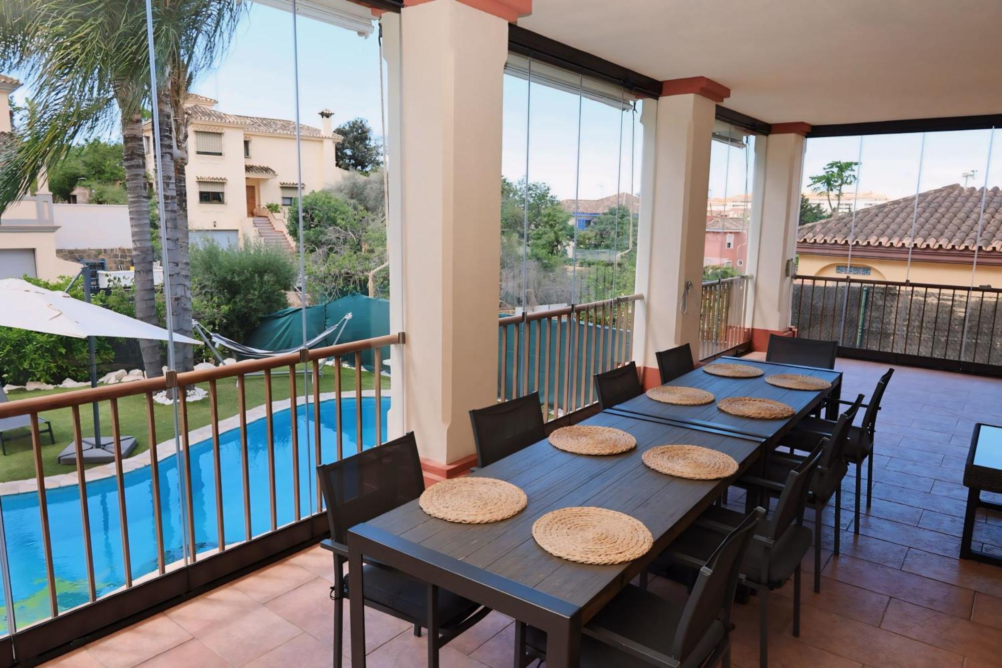 Holiday home Precioso - Piscina- Garaje Privado- Jardin *
