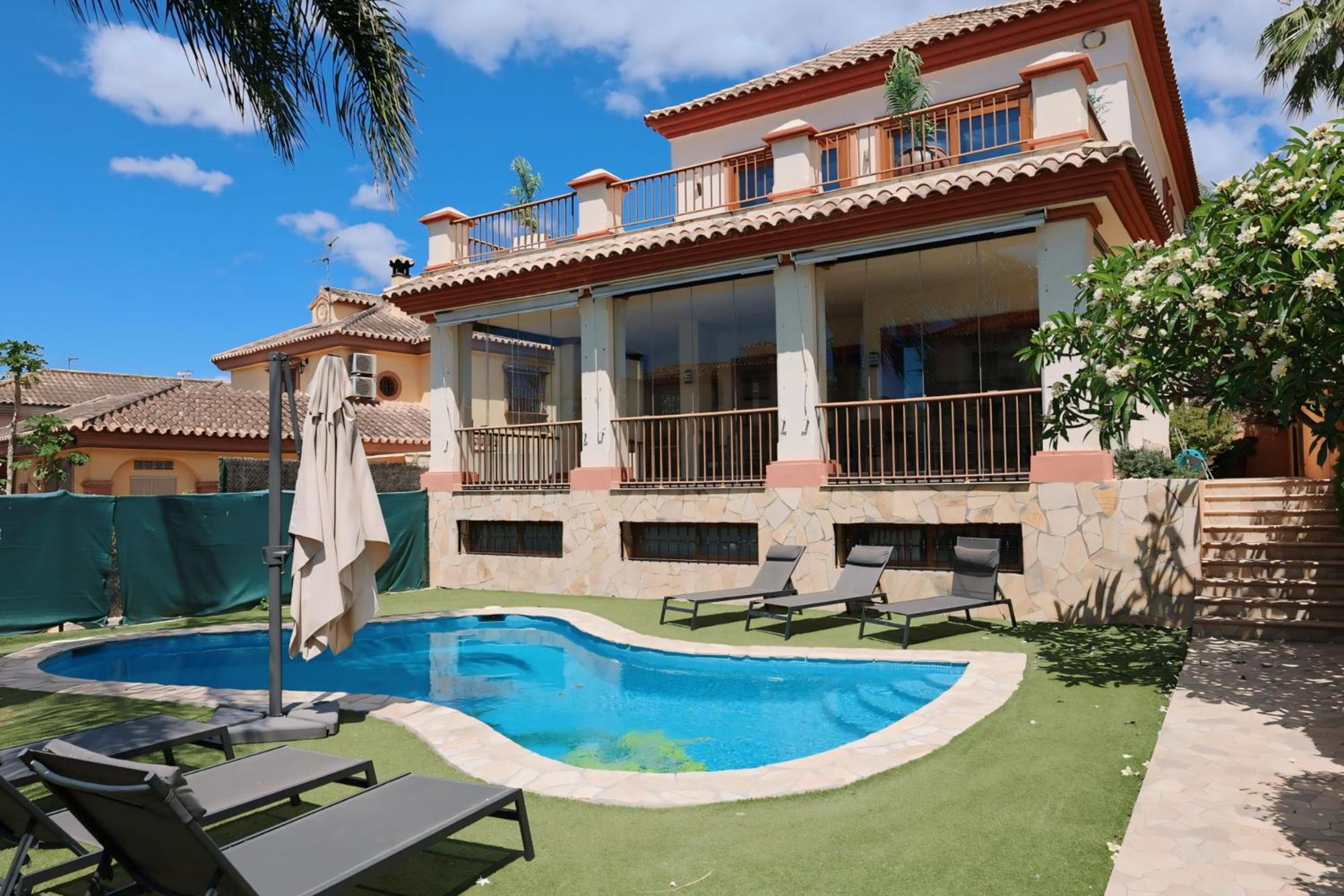 Precioso - Piscina- Garaje Privado- Jardin * Marbella